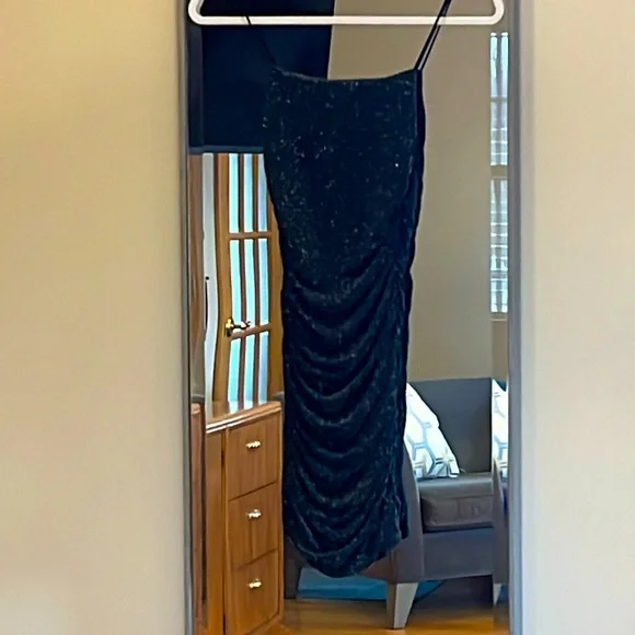 NWOT Princess Polly little blackk dress size 2. Stretch metallic & black fabric - Picture 3 of 4